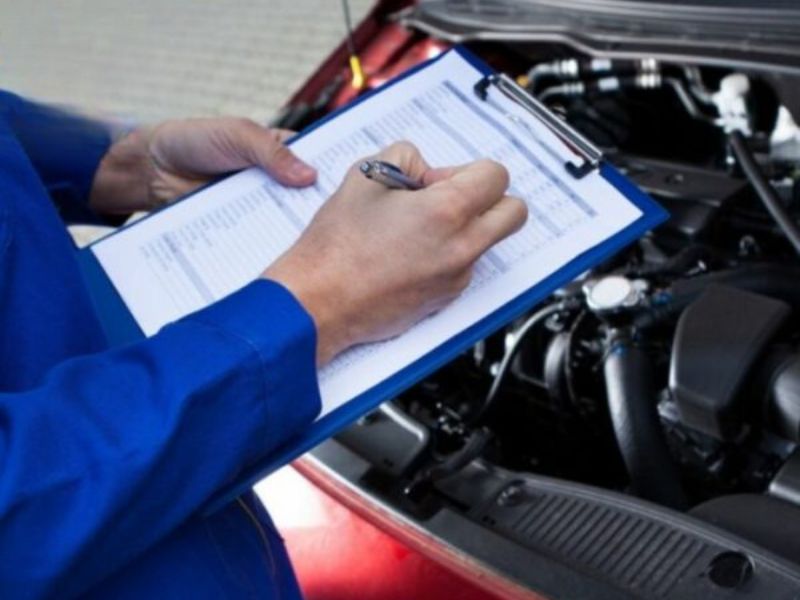 Request for Quotation là gì? Ưu nhược điểm & chuẩn hóa quy trình 5 Tiếp nhận xe và lập lệnh sửa chữa (RO) sơ bộ