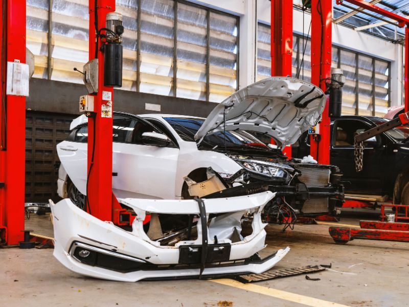 Nhận quá nhiều xe dẫn đến thời gian sửa chữa kéo dài, công việc tồn đọng