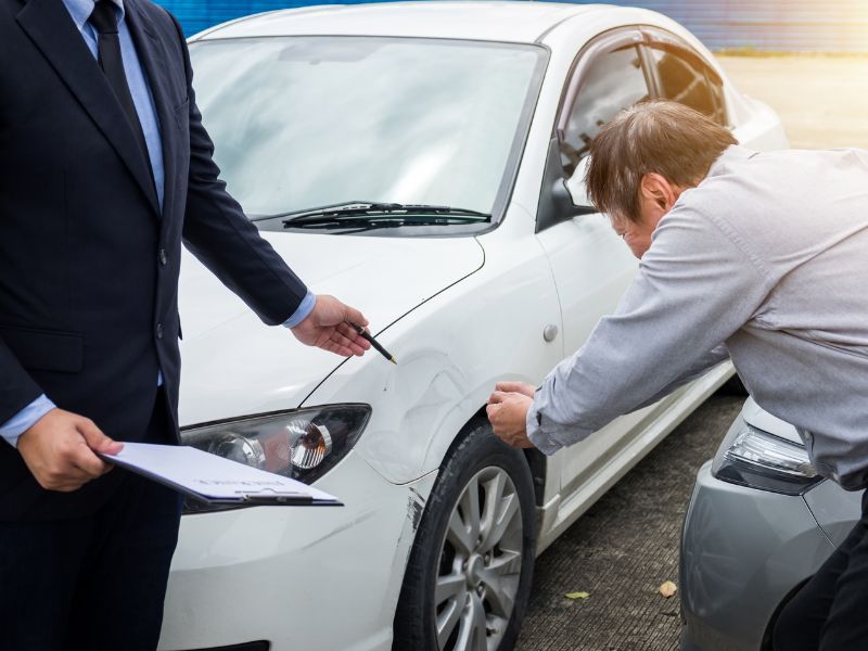 VC Garage - App tạo báo giá sửa chữa ô tô siêu nhanh, dễ dùng 5 Khi tạo báo giá sửa chữa ô tô thủ công thì gara sẽ khó kiểm soát rủi ro và doanh thu thực