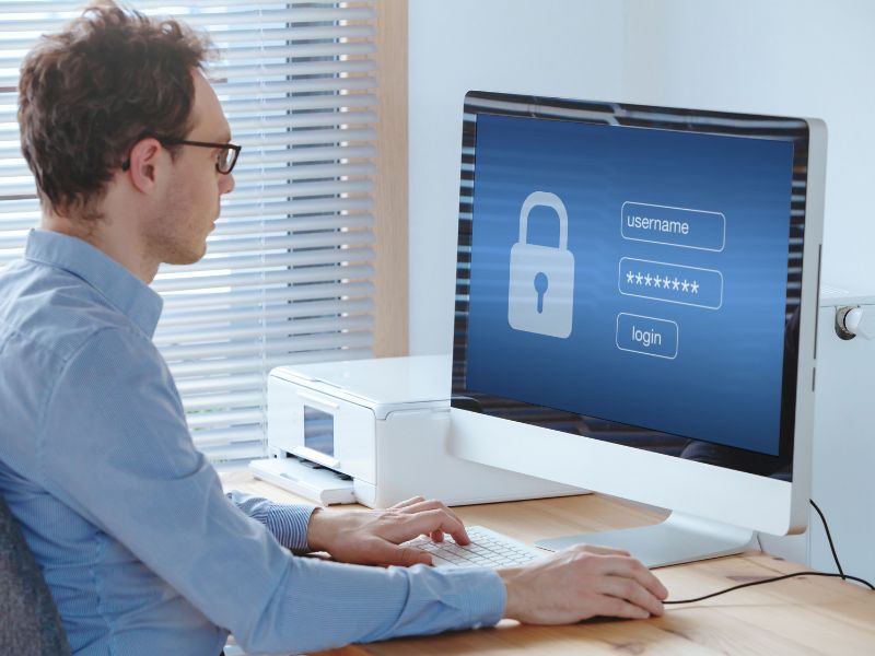 phân quyền người dùng