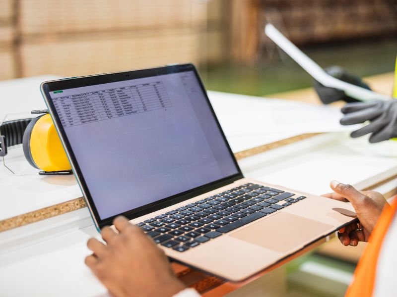 5 Kinh nghiệm mở gara ô tô đắt khách từ chuyên gia cho người mới 7 Quản lý gara bằng sổ hoặc excel dễ gây thất thoát