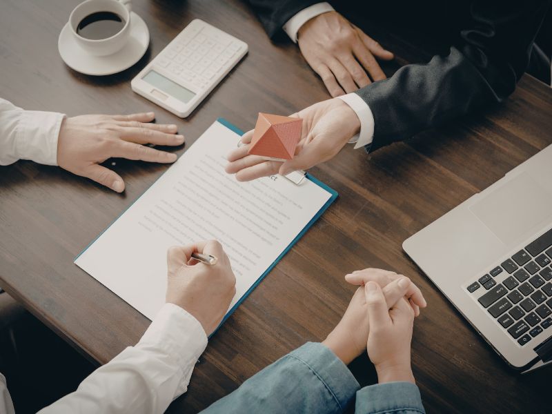 Sau khi 2 bên thống nhất xong sẽ tiến hành soạn thảo hợp đồng hoàn chỉnh