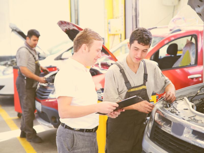 Tiếp nhận và chẩn đoán trong gara