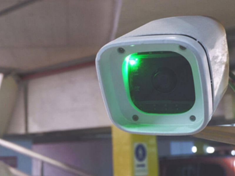 Hệ thống giám sát ra vào gara ô tô bằng camera/RFID