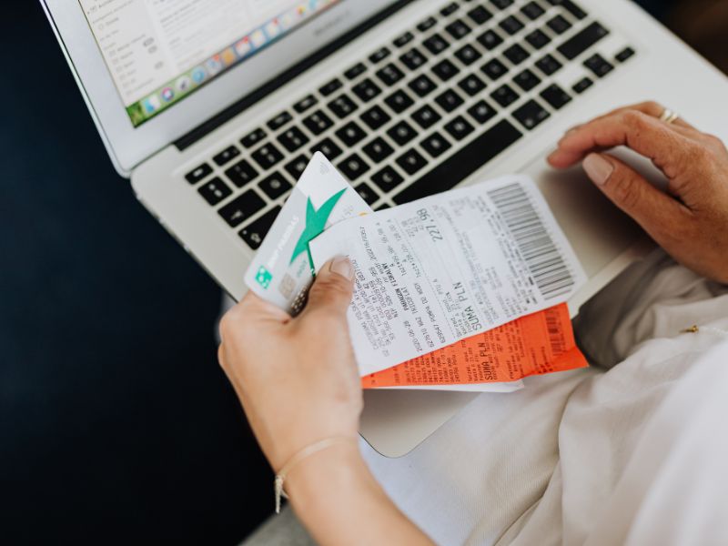 Phiếu thu điện tử gara: Đặc điểm, lợi ích & các mẫu phiếu phổ biến 3 Phiếu thu điện tử được tích hợp hóa đơn nhanh sau thanh toán