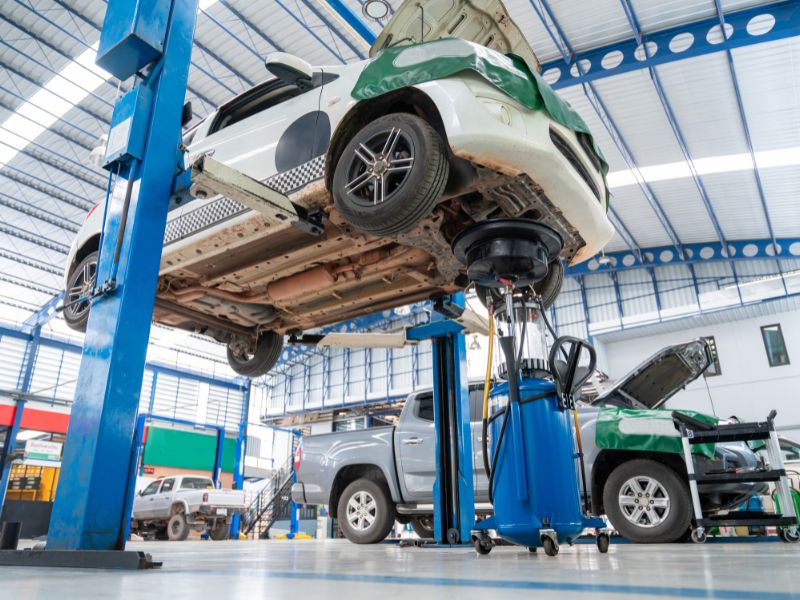 Chưa lưu trữ đầy đủ lịch sử sửa chữa xe của khách hàng 