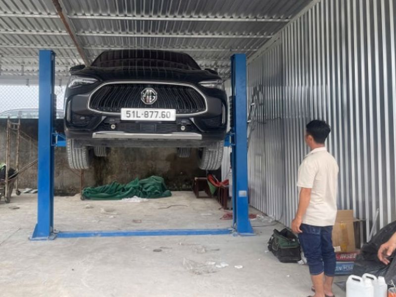 Cầu nâng 2 trụ giằng dưới
