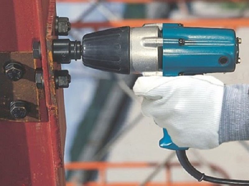 Lựa chọn bộ tuýp không phù hợp với súng xiết bu lông