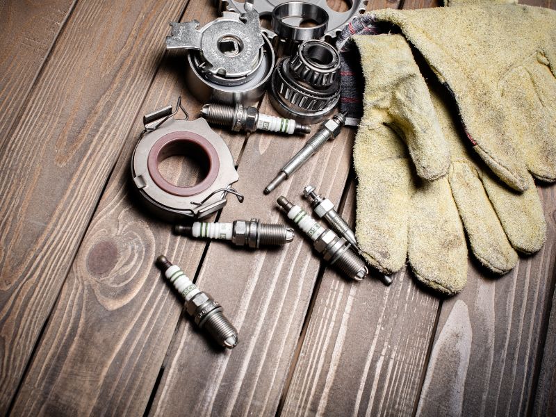 Chuẩn bị dụng cụ, kiểm tra lốp xe