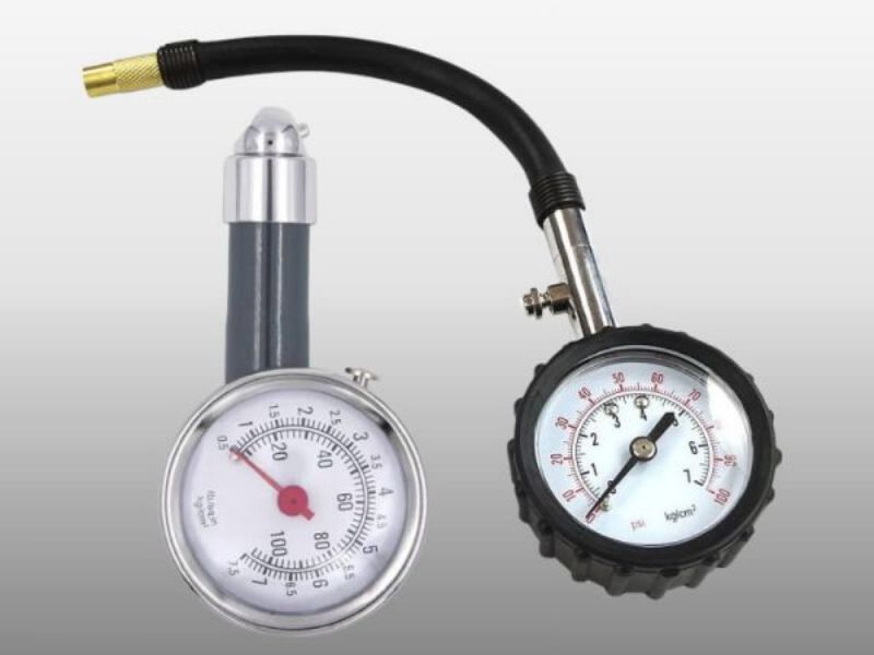 Giá đồng hồ đo áp suất lốp ô tô bao nhiêu? Chi phí phát sinh 3 Đồng hồ cơ / Bút đo áp suất lốp (Dạng mini cầm tay)